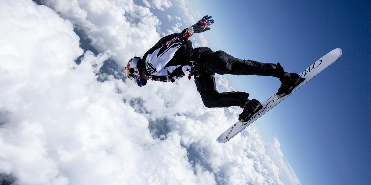 maccormac-dives-into-the-clouds.jpg