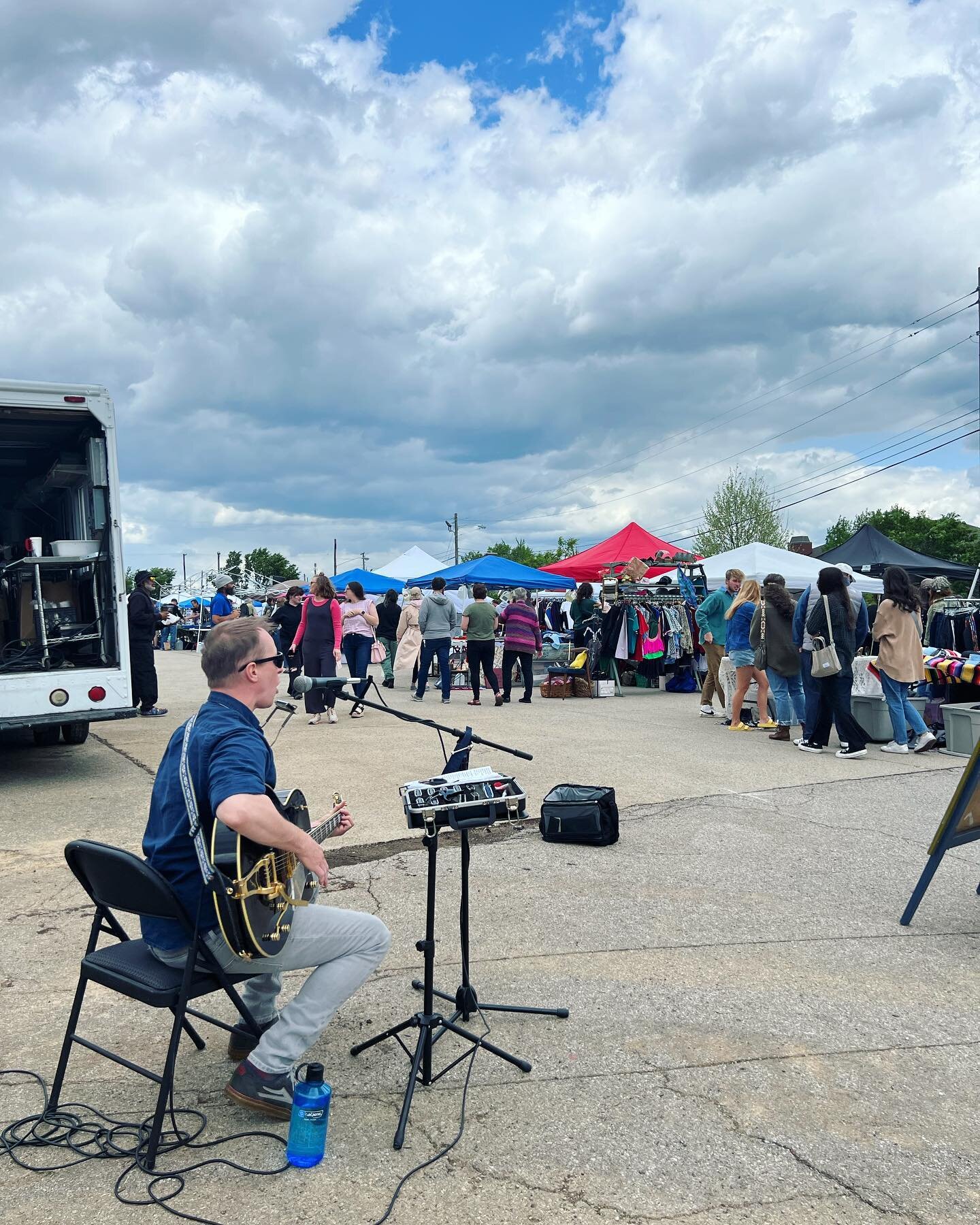 We&rsquo;re still going down here until 5p at @freshstartgrows! 💛🌈 Live music now and happy hour starts at 4p!

We&rsquo;ll be back tomorrow for Sunday Funday, April 23 11a-5p 🌸