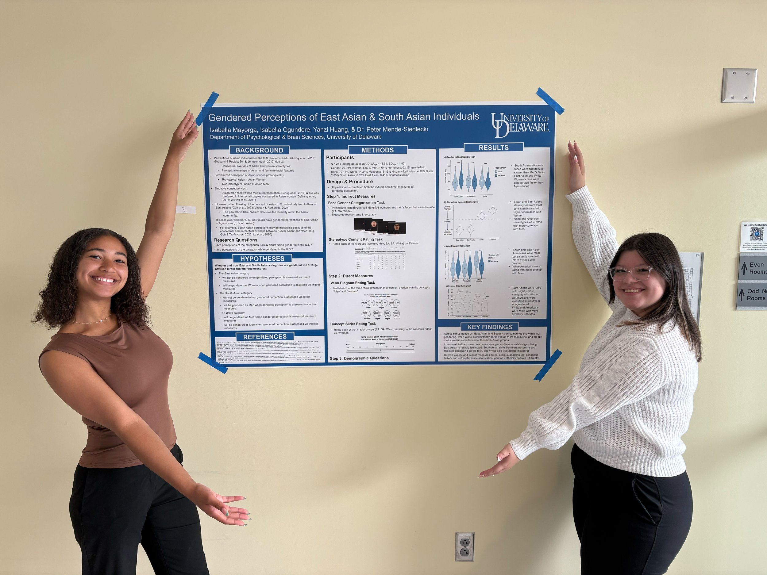 Bella &amp; Isabella at Poster Day!