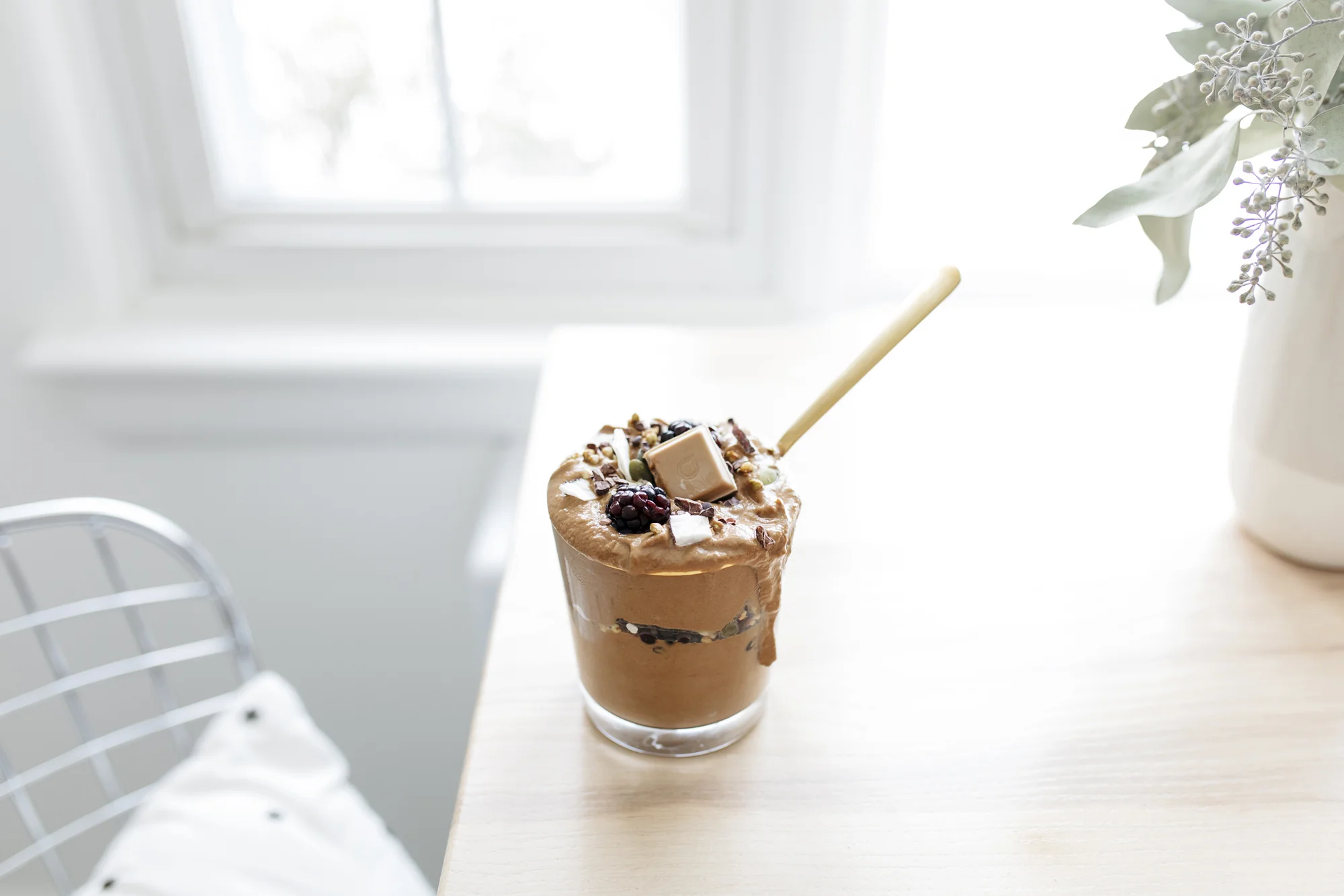 Creamy Cacao Nice Cream + Monday Motivation. Starting Monday’s with a good breakfast is a great way to start out the entire week. Check out the recipe below