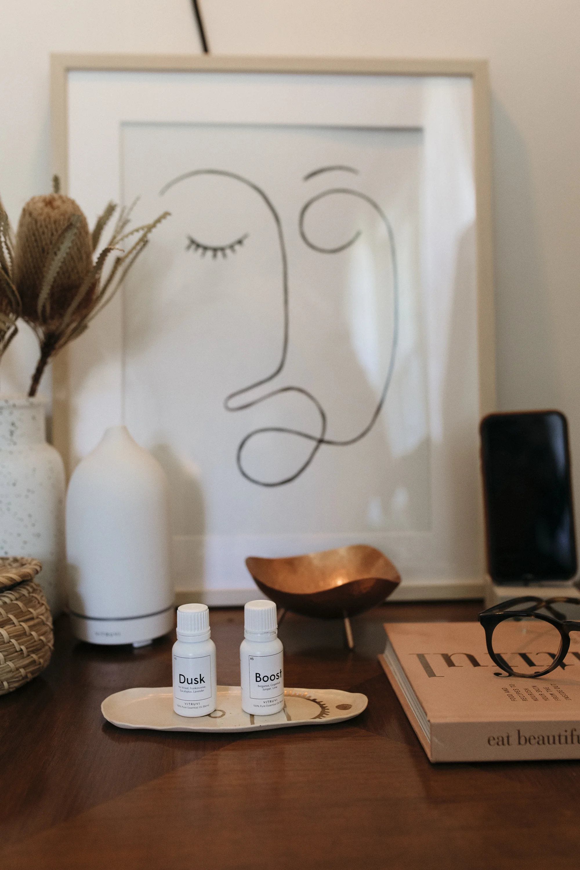 Vitruvi essential oils and Vitruvi diffuser help creative lifestyle blogger, Emily R. Hess, relax at night after work