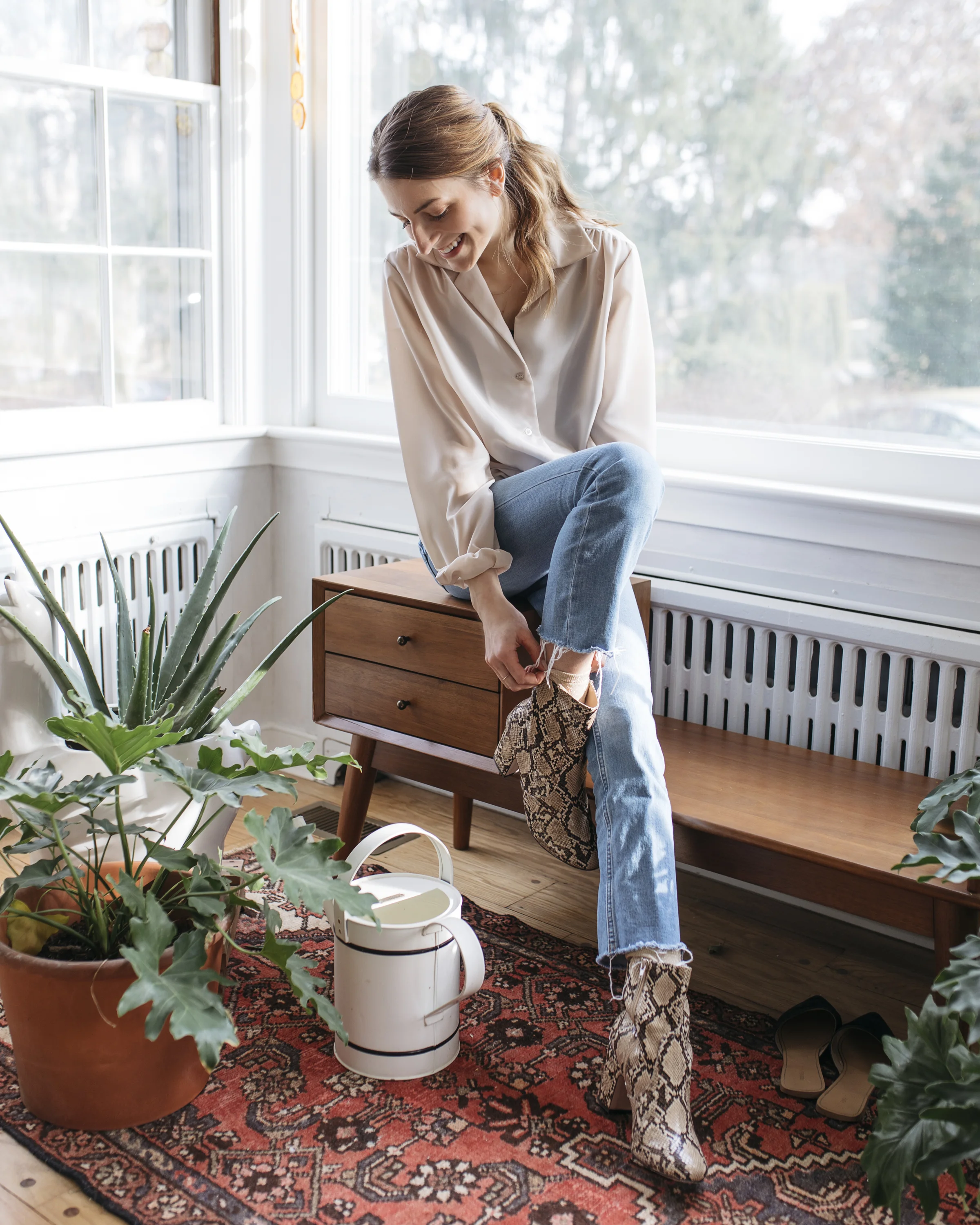 Being a girl boss has taught me so much about life. Read on as creative lifestyle and travel blogger emily r hess shares about lessons of managing a team and being a boss after founding luca creative co and being a creative director.