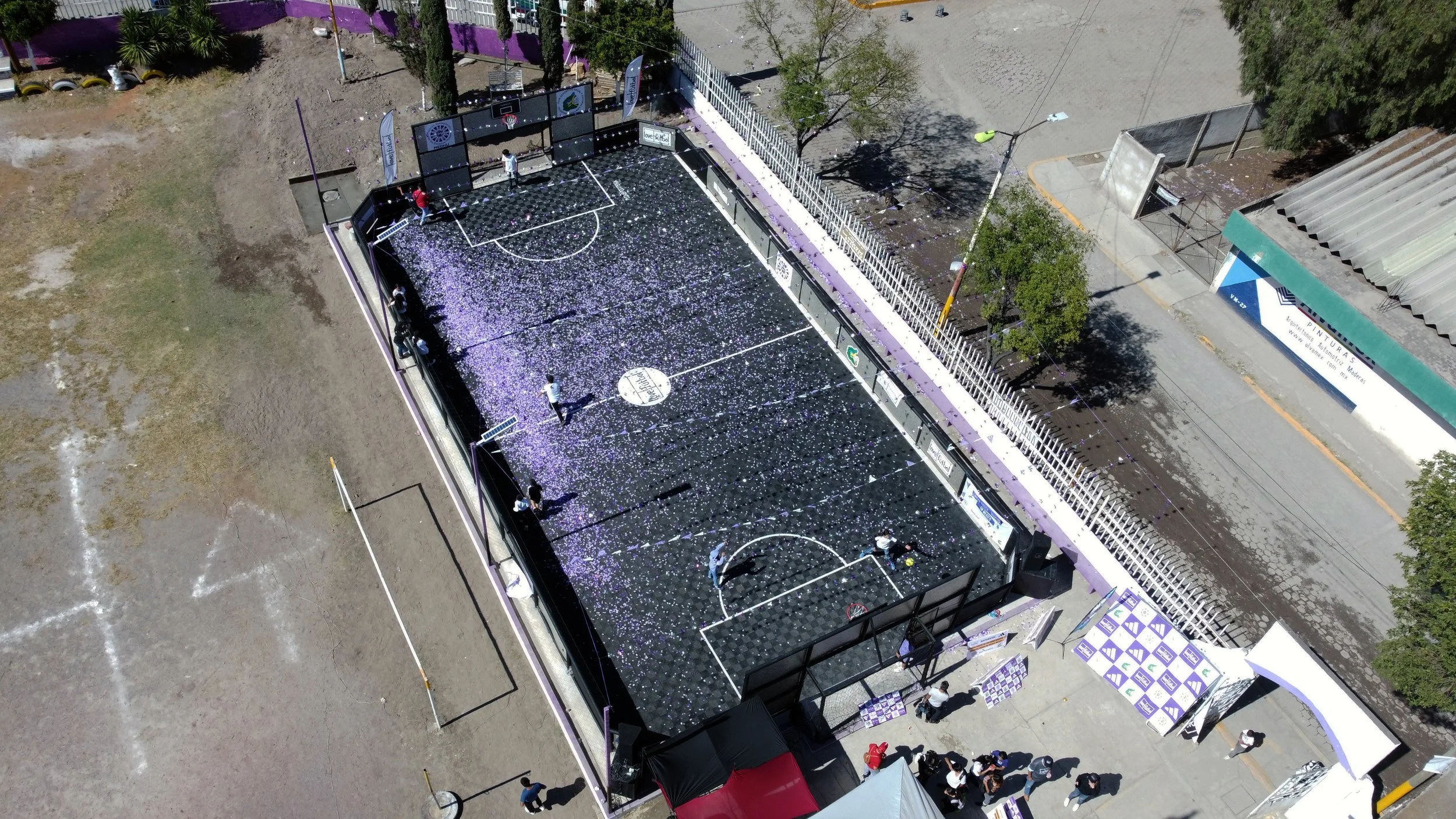 love.fútbol inaugura la “Cancha Violeta” en San Pedro Xalostoc, México: Es sustentable y con enfoque de género