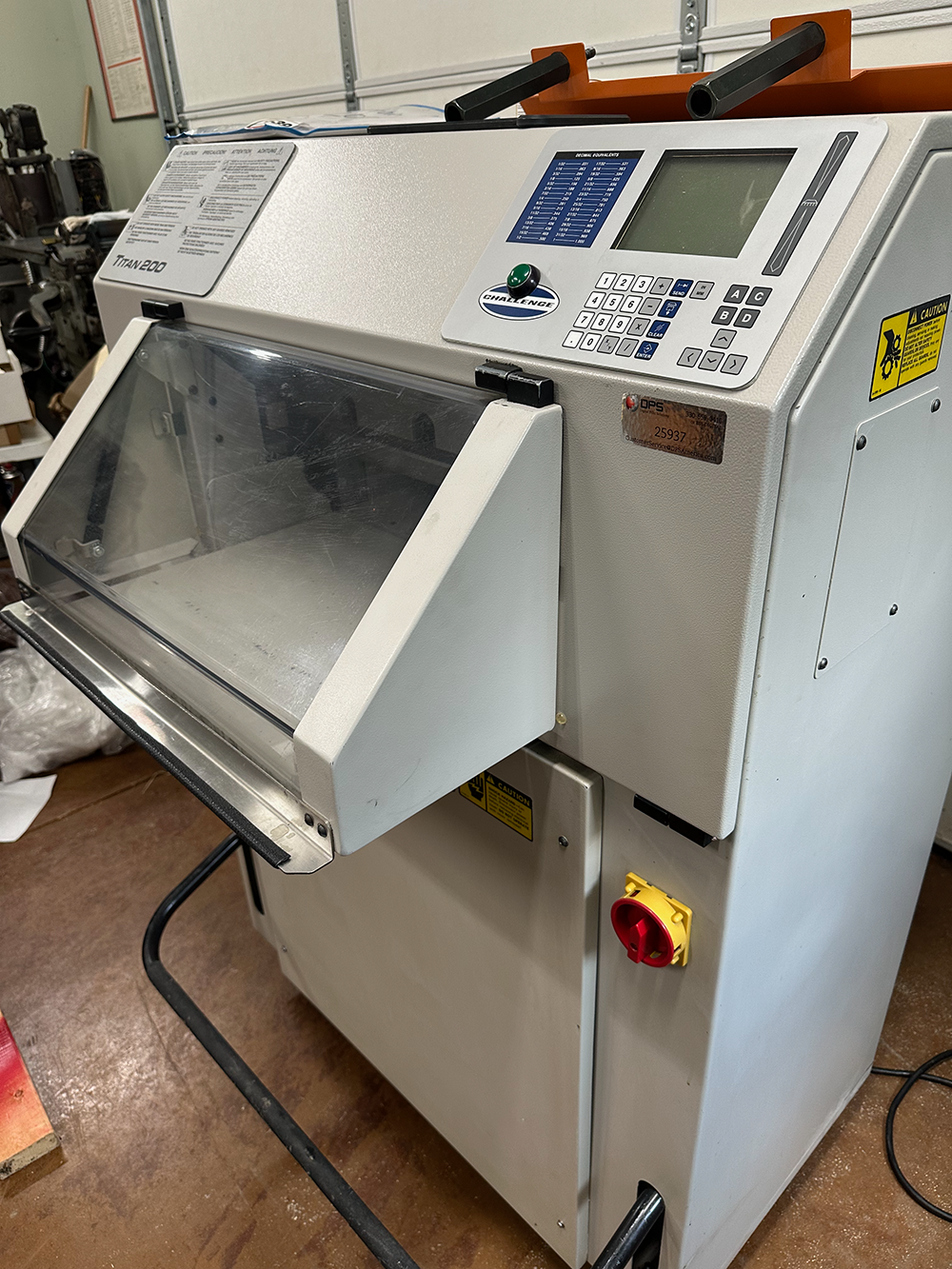 Titan 200 Programmable Paper Cutter