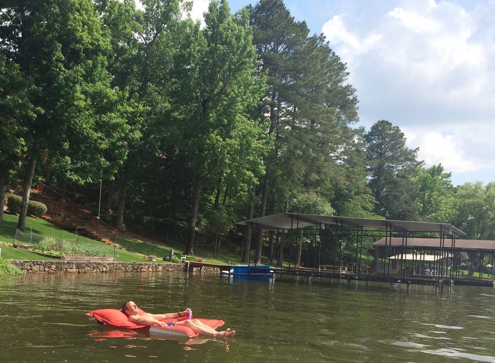  Lazy days on Lake Hamilton 