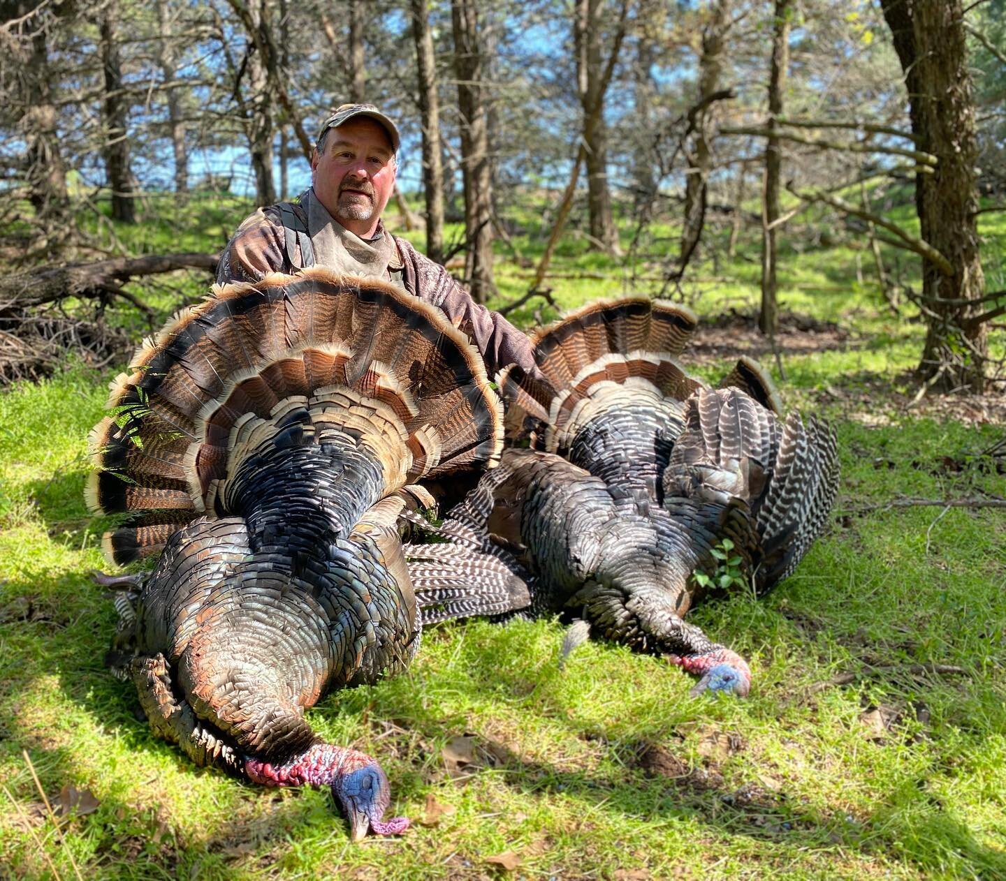 No more doubles,
Tight patterns fellas...
..
.
The days of the double are behind us;
New Turkey Regulations for Oklahoma.
..
.
..
📸 @noah_harrison_photo
..
.
#longbeard #oklahoma #hunting #turkeyhunting #turkeyseason #gobble #gobbler #spring