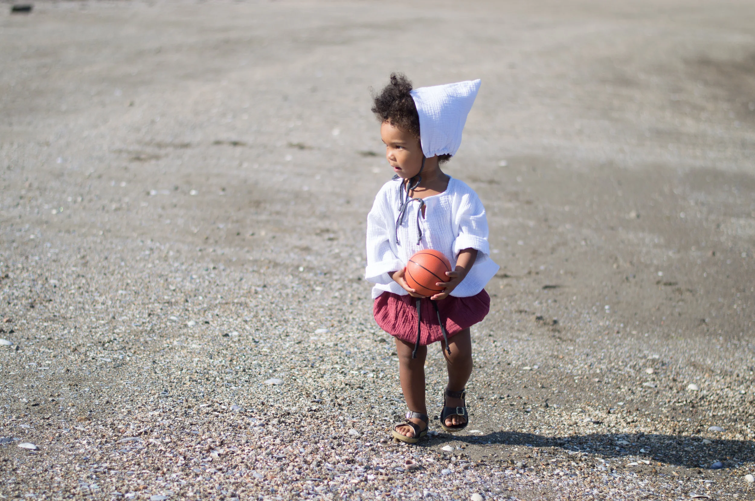 bonnet, shirt & bloomer: liilu shoes: saltwater sandals
