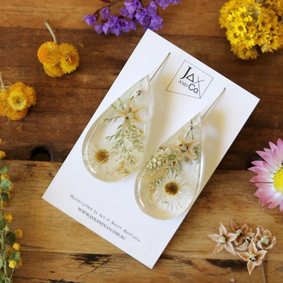 Medium white Floral Earrings