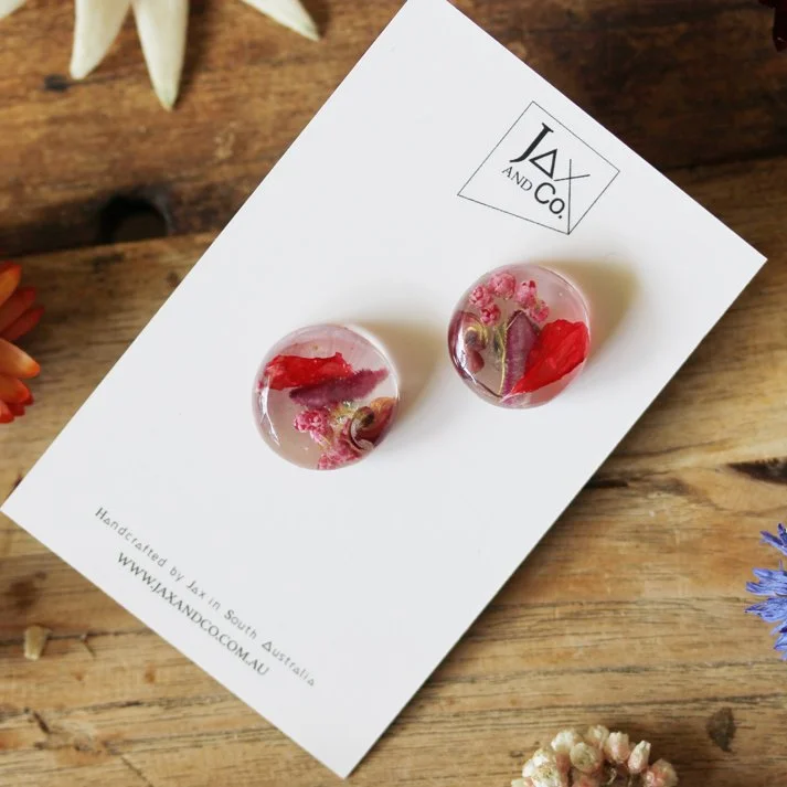 18 mm warm Botanical Studs 1