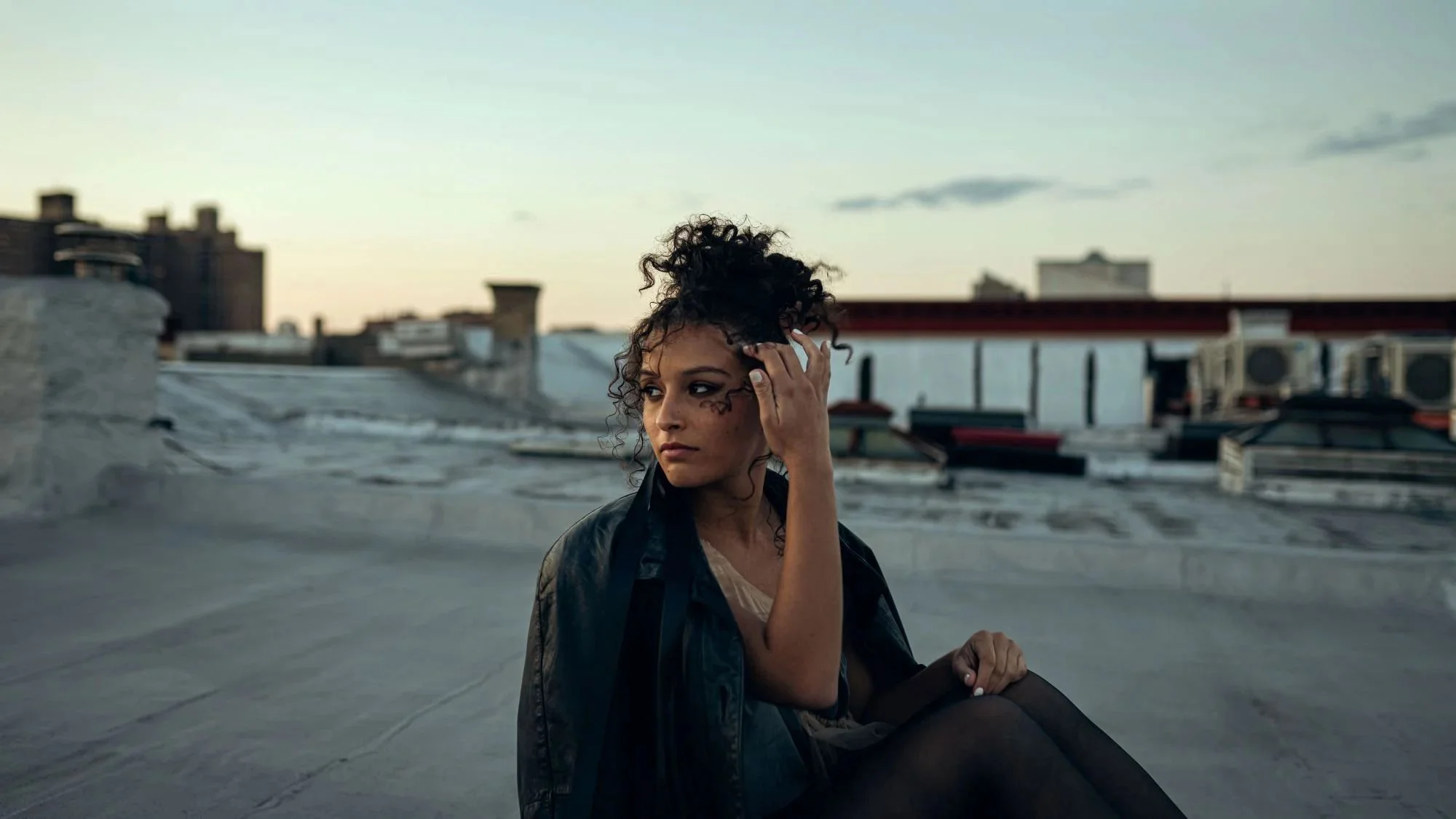 brooklyn-rooftop-lifestyle-shoot-sofie-sunset-robert-ravenscroft-lifestyle-photographer-nyc.jpg