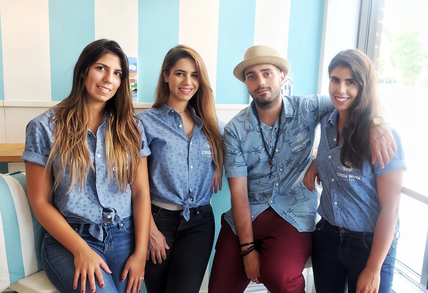 From left to right : Andrea Alves Fernandes, Monica Oliveira, Andre Oliveira, Amanda Alves