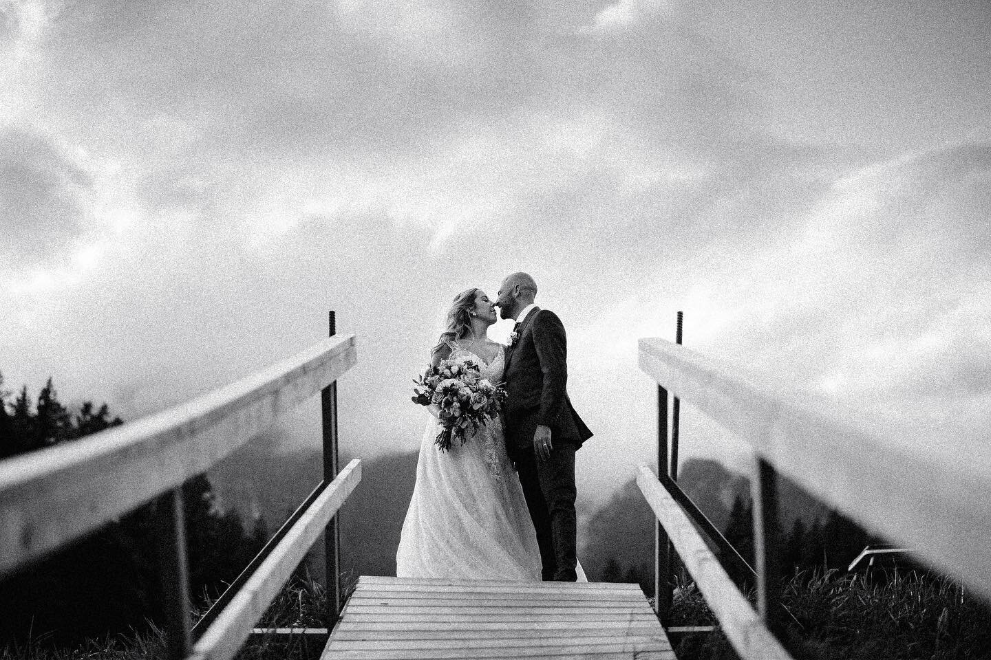 Love a good black and white ❤️
..
...
....
#vancouverengagement #elopementphottographer #vancouverweddingphotographer #vancouverphotographer #dirtybootsandmessyhair #belovedstories #wanderingweddings #portraitphotographer #beyondthewanderlust #looksl