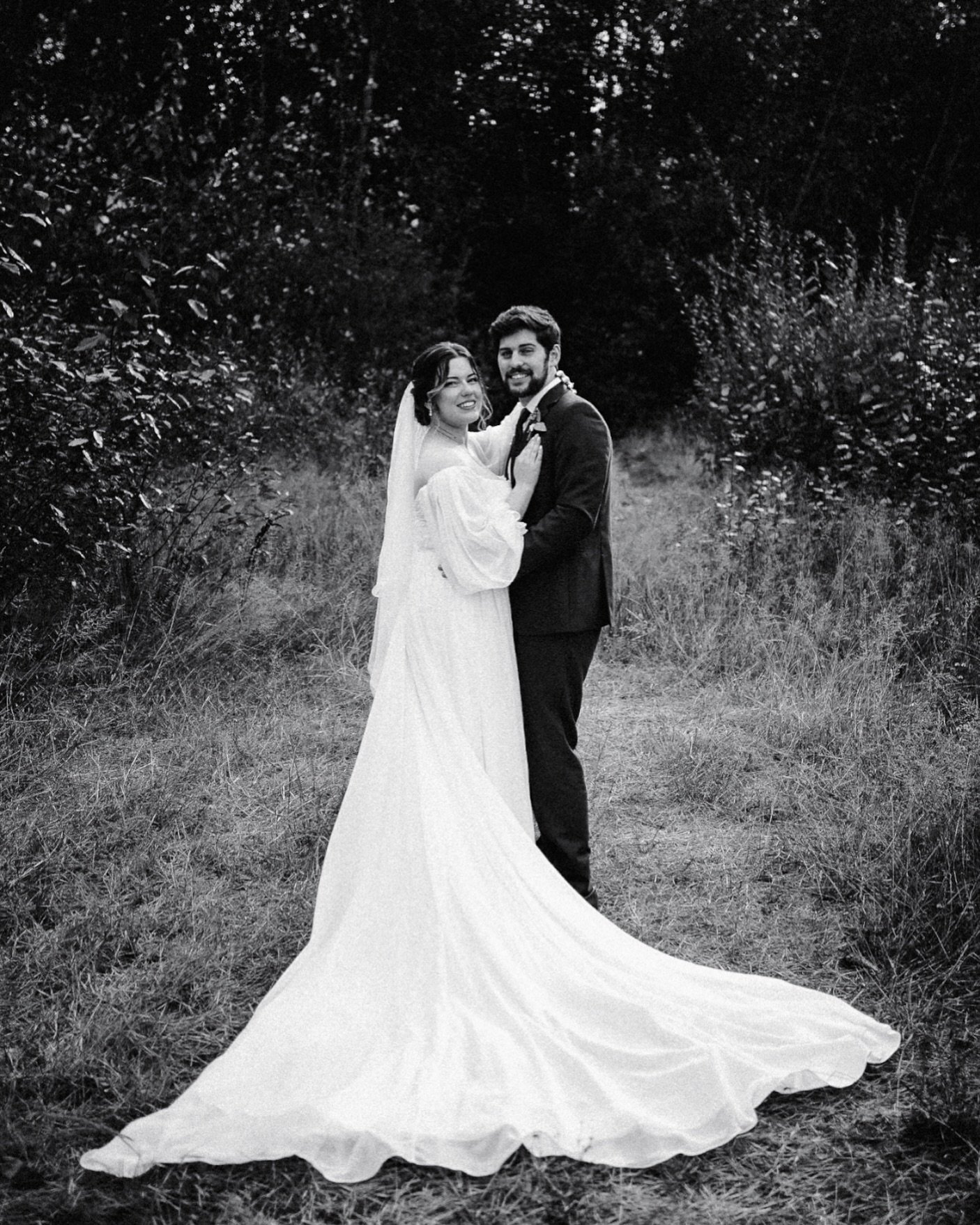 Classic π€..
...
....
#vancouverengagement #elopementphottographer #vancouverweddingphotographer #vancouverphotographer #dirtybootsandmessyhair #belovedstories #wanderingweddings #portraitphotographer #beyondthewanderlust #lookslikefilm #elopement #e