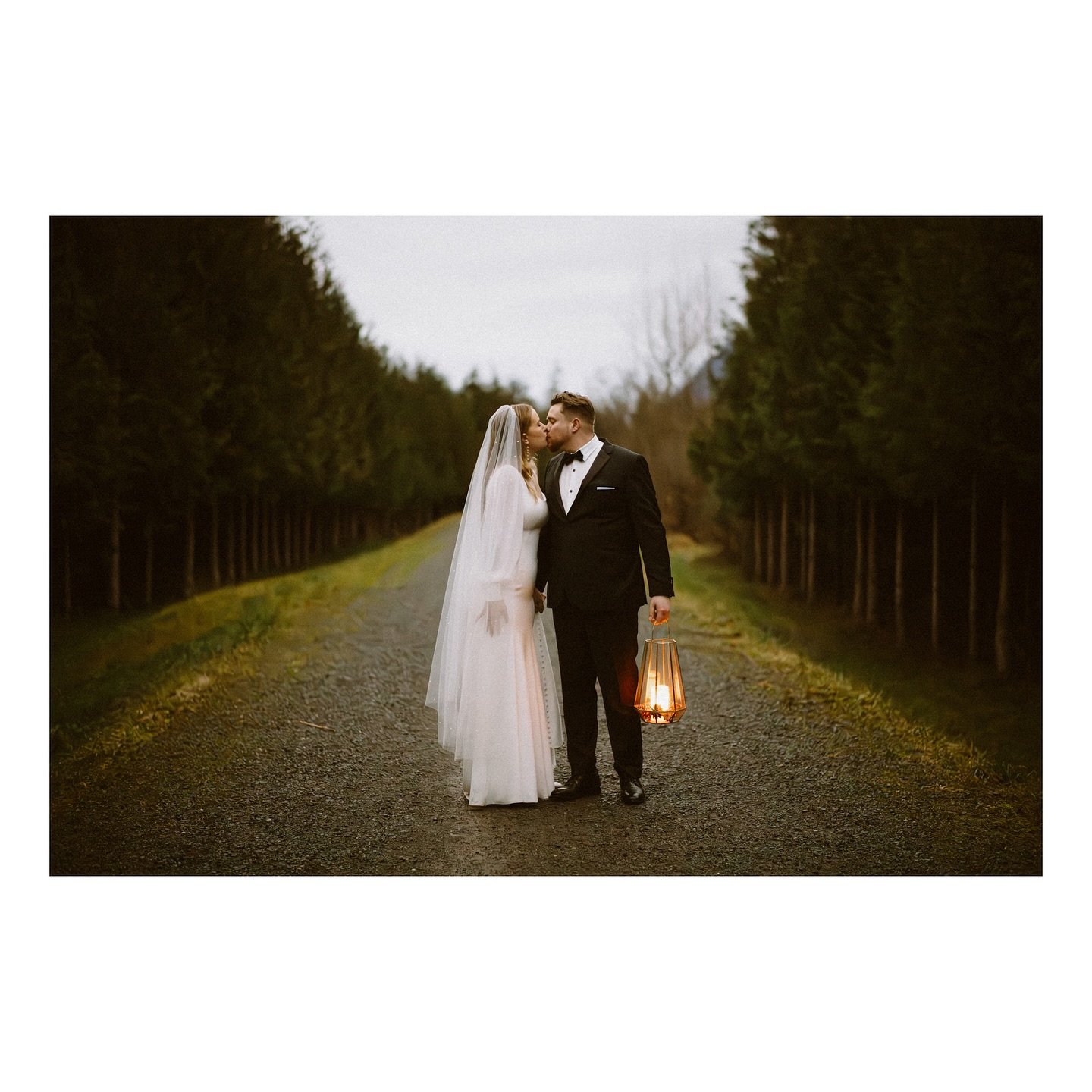 Happy first anniversary to these two β€οΈπΎπ₯
..
...
....
#vancouverengagement #elopementphottographer #vancouverweddingphotographer #vancouverphotographer #dirtybootsandmessyhair #belovedstories #wanderingweddings #portraitphotographer #beyondthewande