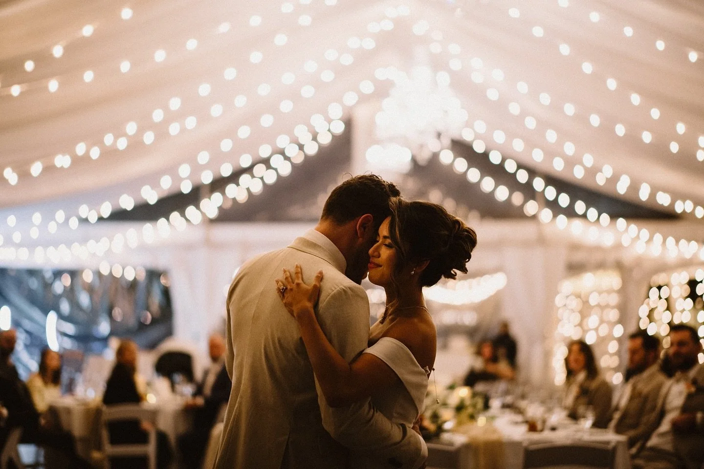 First dance feels 🎶..
...
....
#vancouverengagement #elopementphottographer #vancouverweddingphotographer #vancouverphotographer #dirtybootsandmessyhair #belovedstories #wanderingweddings #portraitphotographer #beyondthewanderlust #lookslikefilm #el