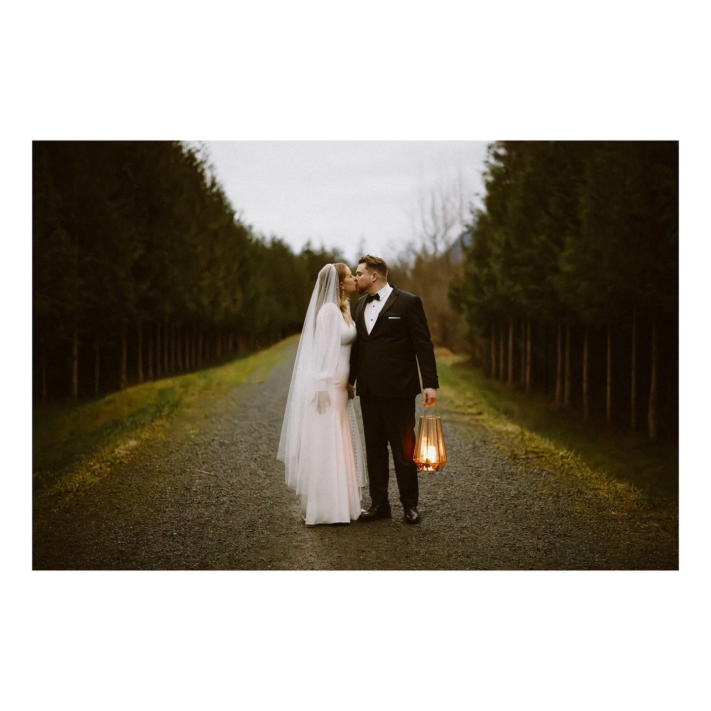 Happy first anniversary to these two ❤️🍾🥂
..
...
....
#vancouverengagement #elopementphottographer #vancouverweddingphotographer #vancouverphotographer #dirtybootsandmessyhair #belovedstories #wanderingweddings #portraitphotographer #beyondthewande