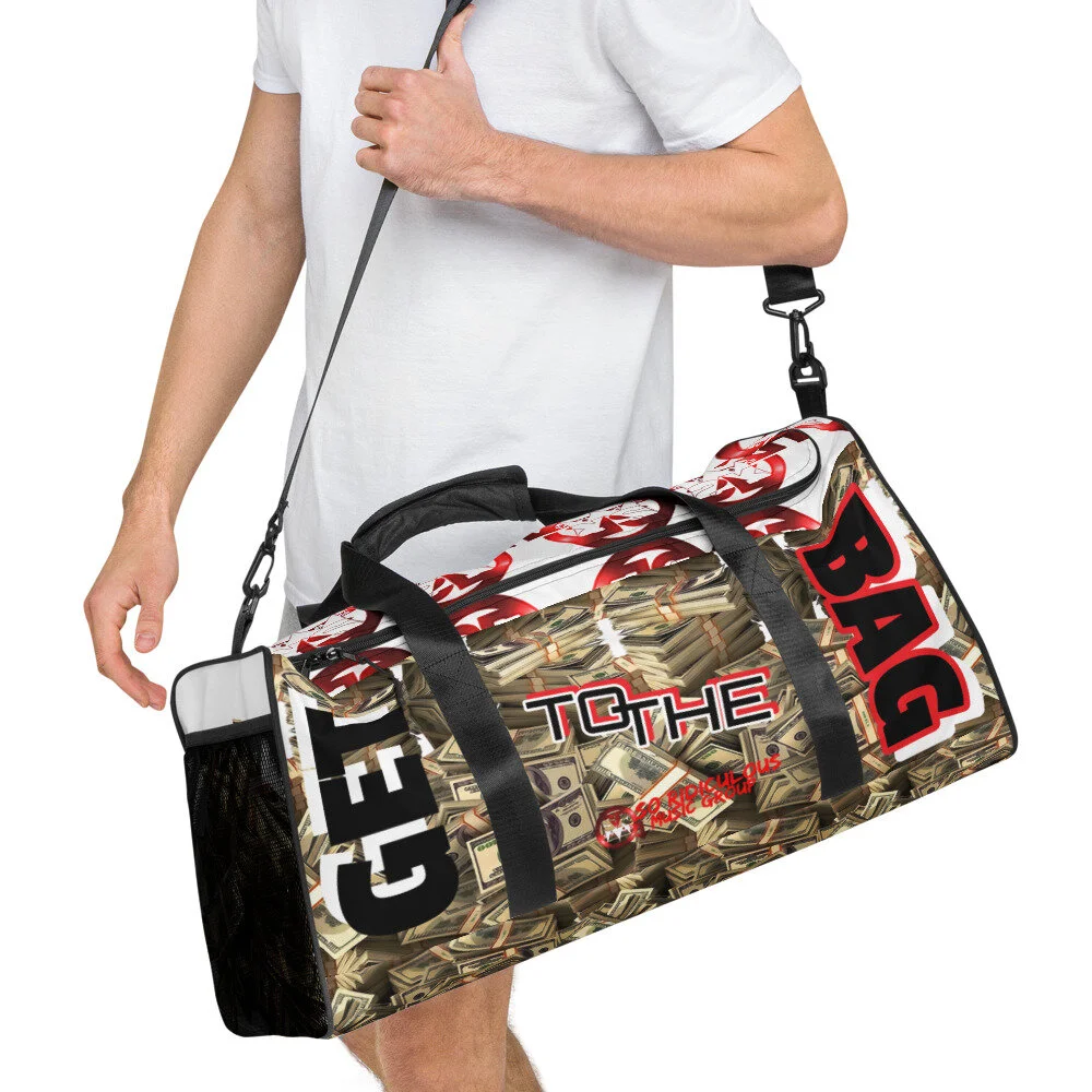 $TUPIDRICHDUFFLEBAG_3_MODEL_SRMG.jpg