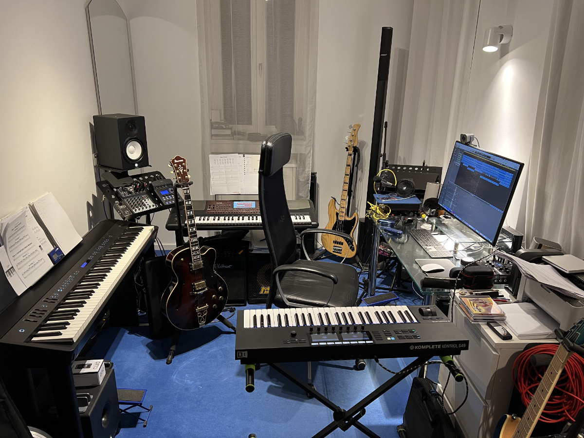 studio_2025_1200.png