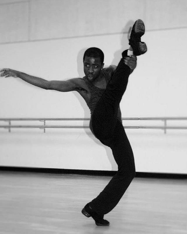 Dance like EVERYONE is watching! 💃🏽🕺🏾
.
.
.
#dancing #dancingphotography #dancephotography #movingphotography #dancer #ballet #blackandwhitephotography #blackandwhitephoto #photography #photograph #photographylover #ilovephotography #capture #mov