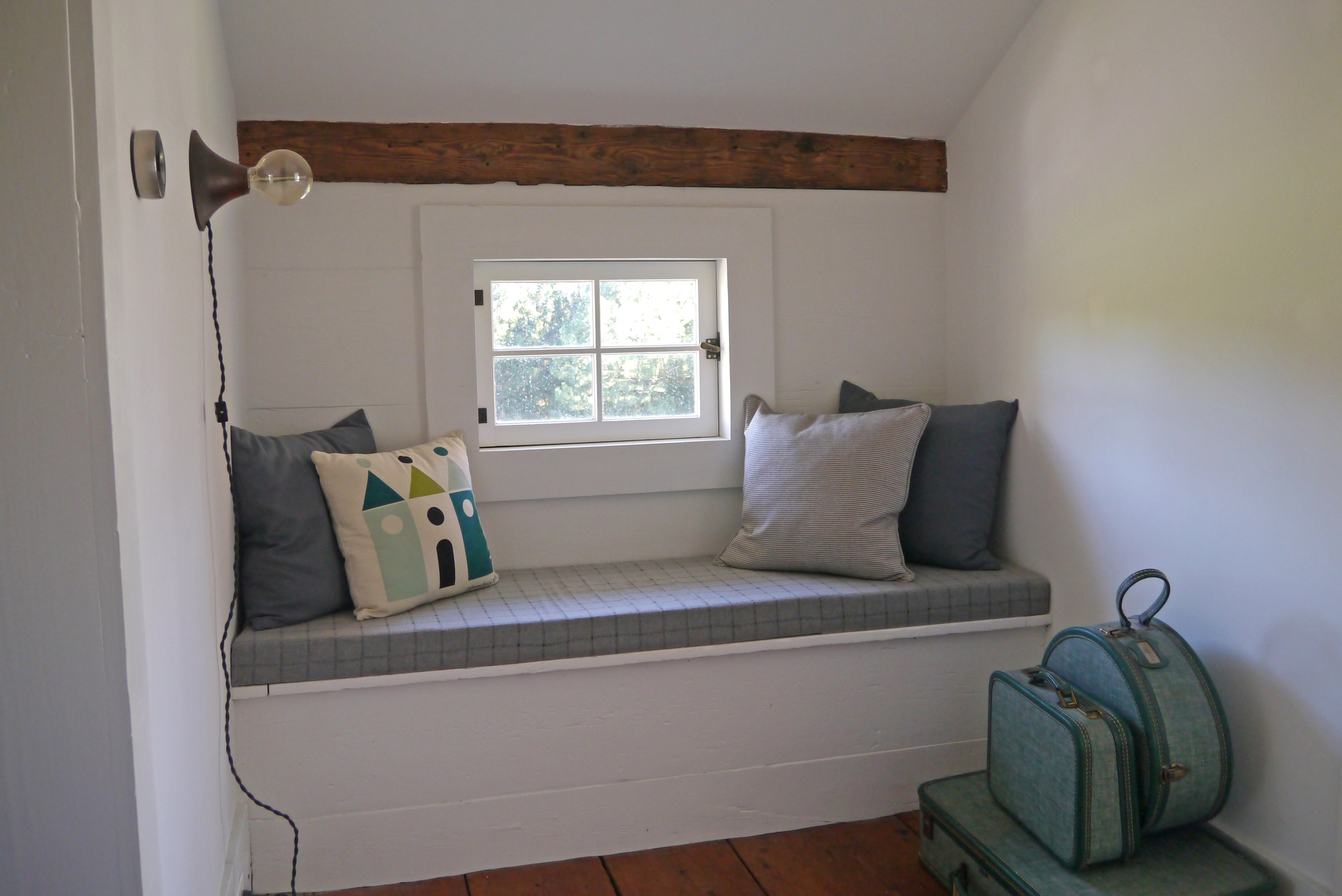 Hallway seating nook