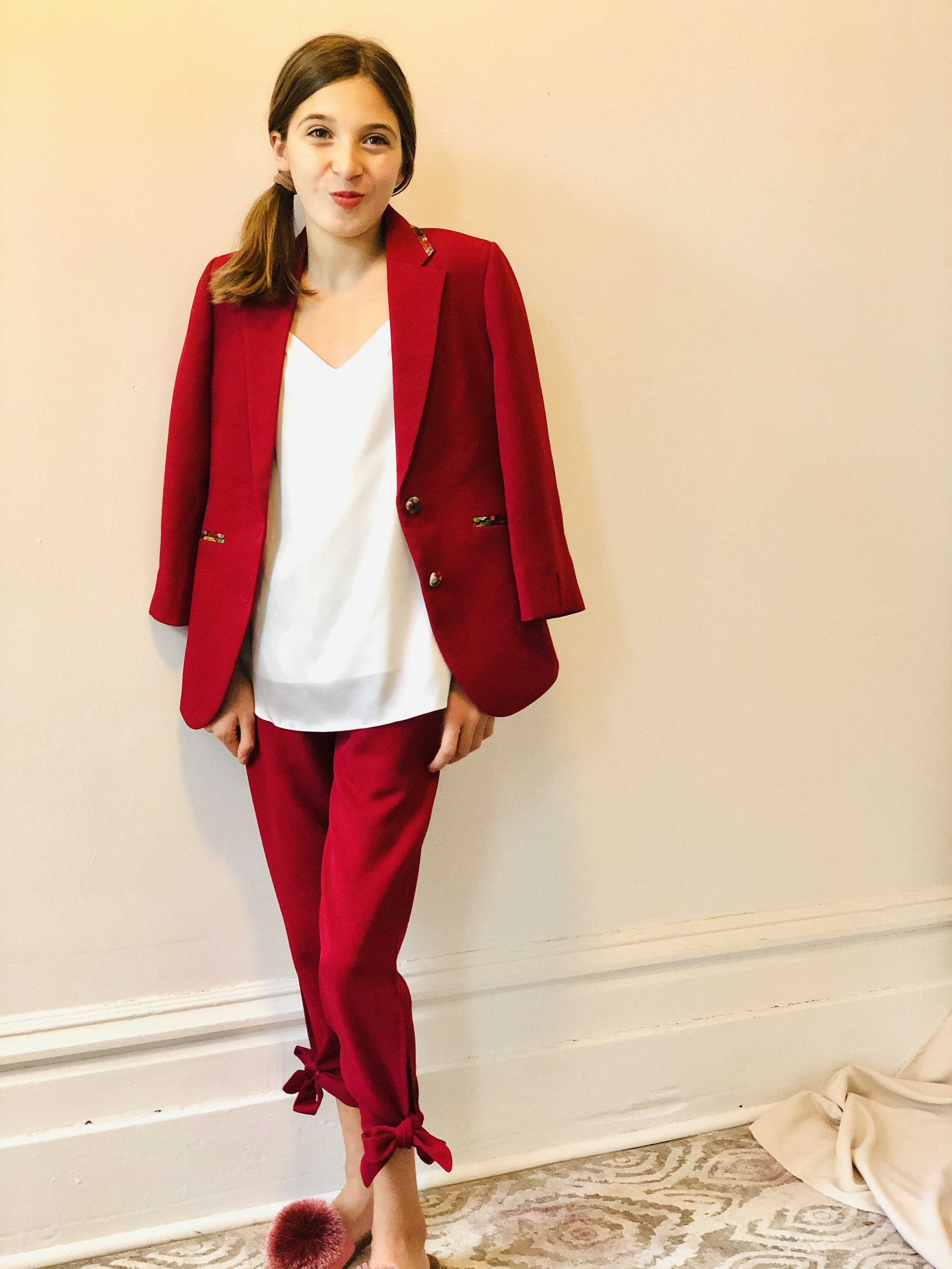 Le petit tailleur bourgogne et soie fleurie