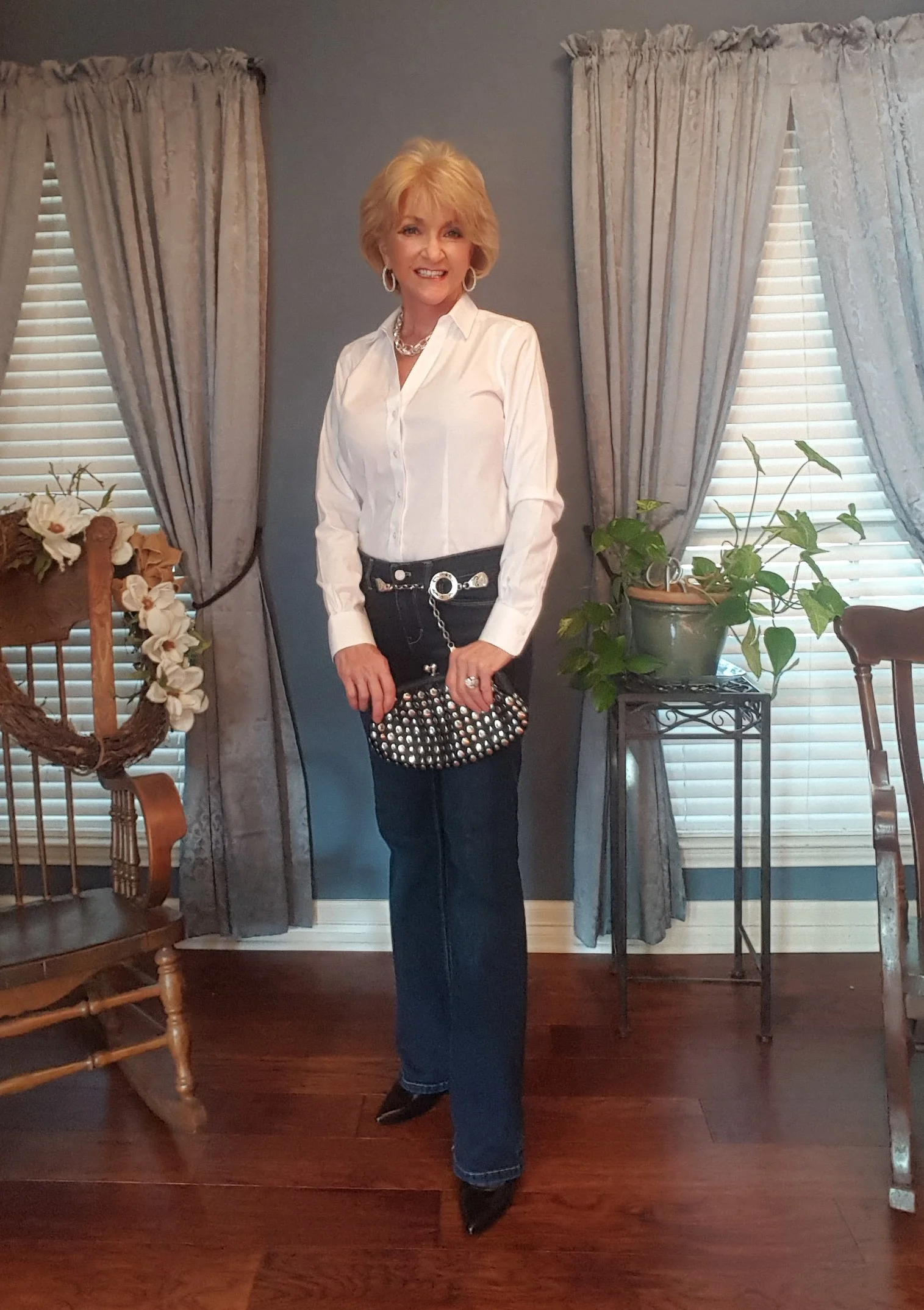 This is it! This is my "uniform" or so I call it. It is my "go to". You all have one...that outfit that you grab when you are in a hurry and you want something that you know you love and can do a lot with. Mine: Dark straight leg jeans with a white top (white blouse, white sweater, white tank)...WHITE! My jeans are White House Black Market and the best white dress blouse ever...from Brooks Brothers...also purchased in black. 