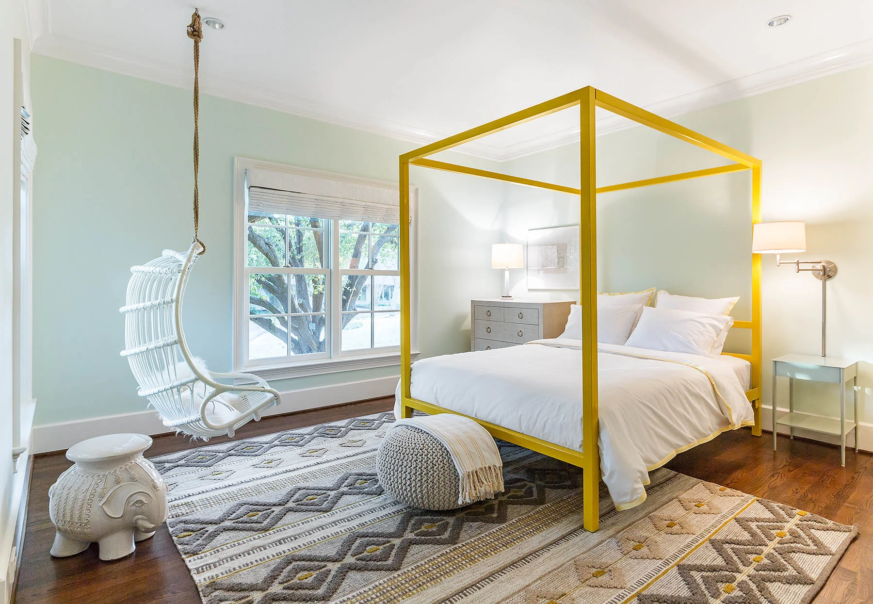 GIRL BED LO RES GLANGER_123439.jpg