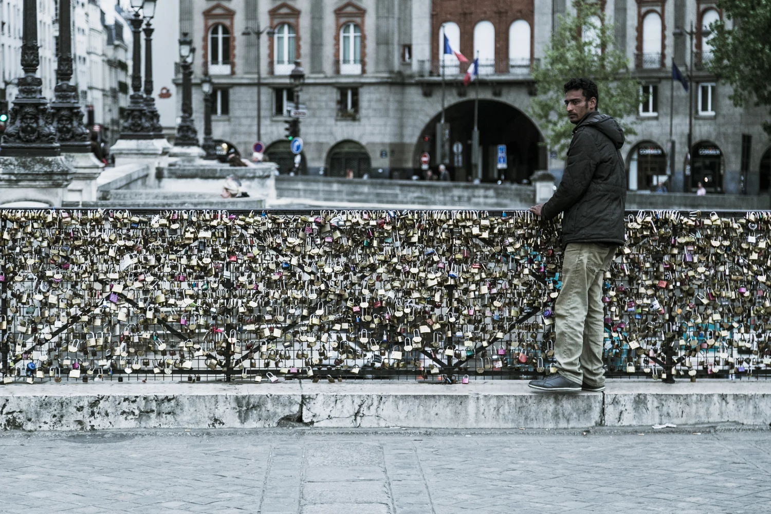 A man with thousands padlocks