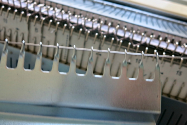 How to machine knit a 1 x 1 ribbing on Brother 260 with a ribber ...