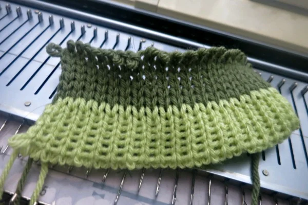 How to machine knit a tube (circular knitting) with a ribber — Picture ...