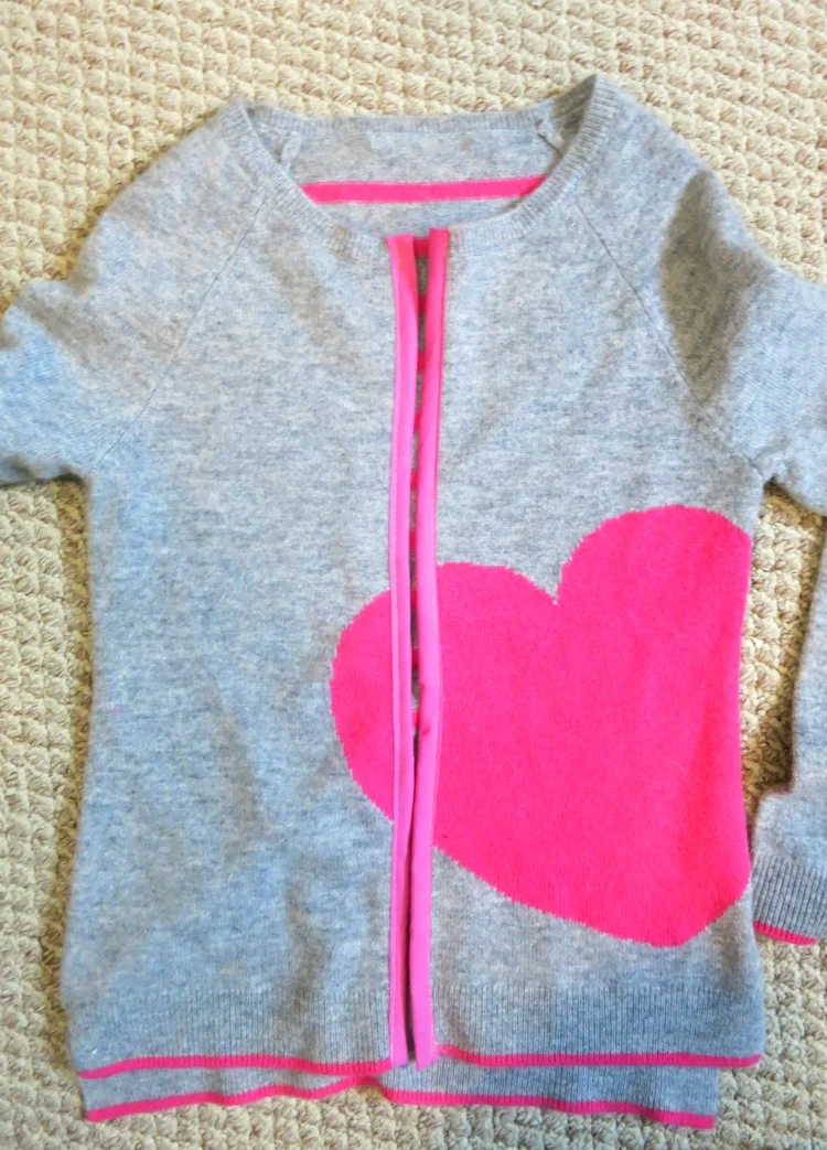 Turn sweater into Cardigan with zipper sewing tutorial — Picture