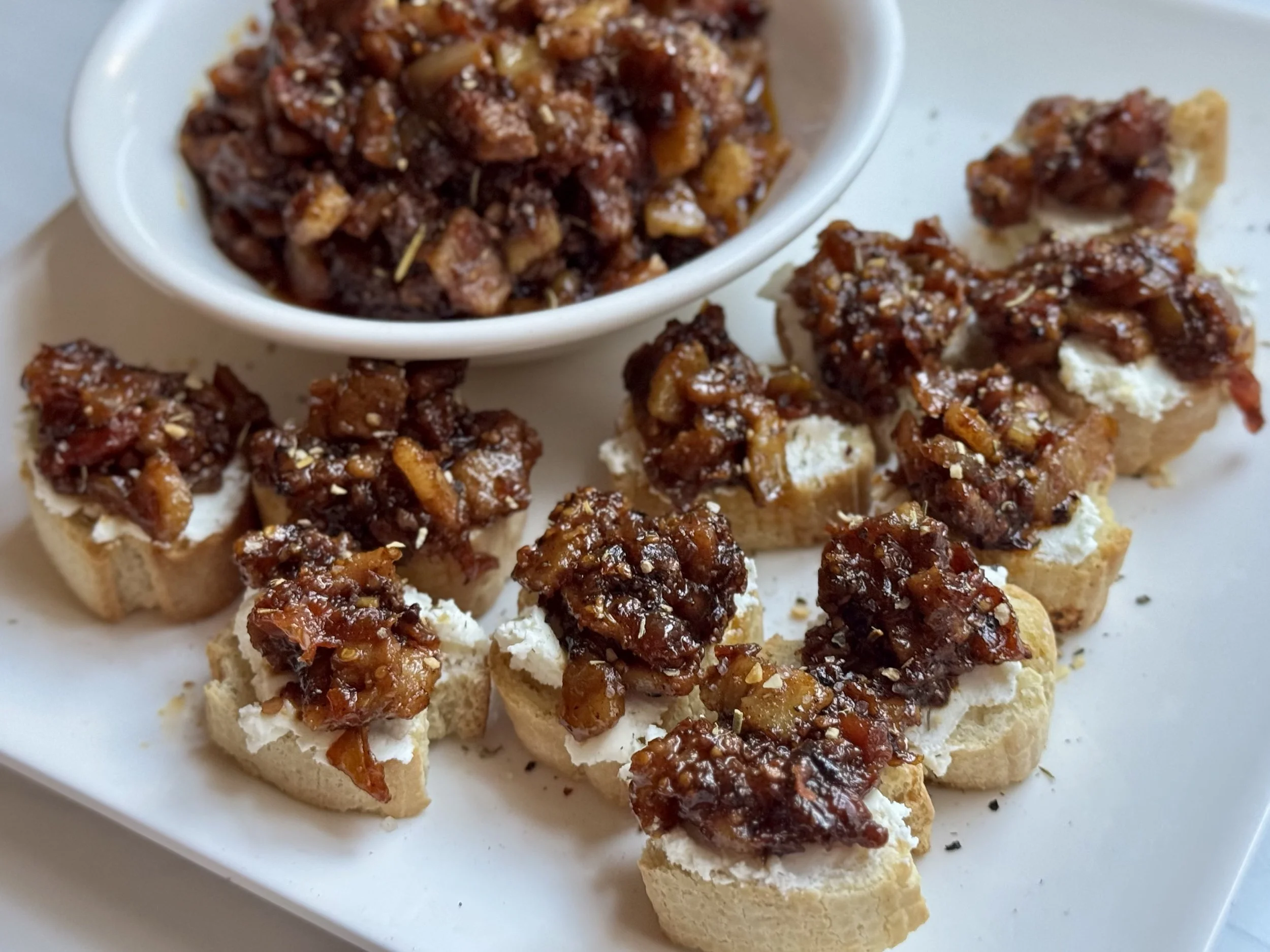 Bacon Tomato Jam with Goat Cheese Crostini
