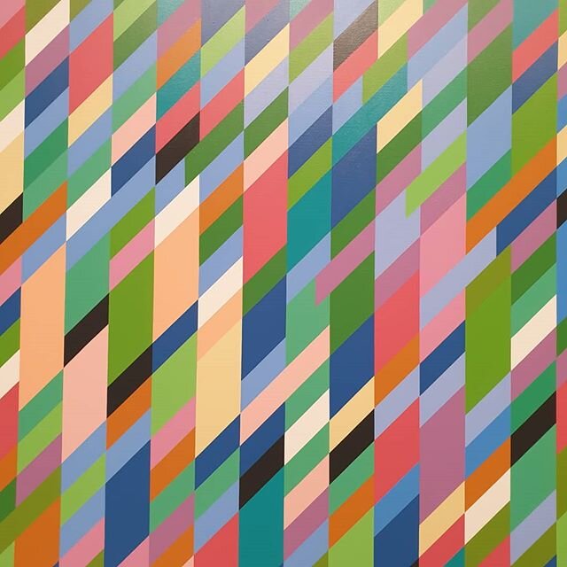 Bridget Riley @hayward.gallery I first learned of the artist's work at Secondary School in the late-90s. I have encountered a few works in the flesh, but today was an honour to see a sample of a great's career. #bridgetriley #art #painting #abstracta