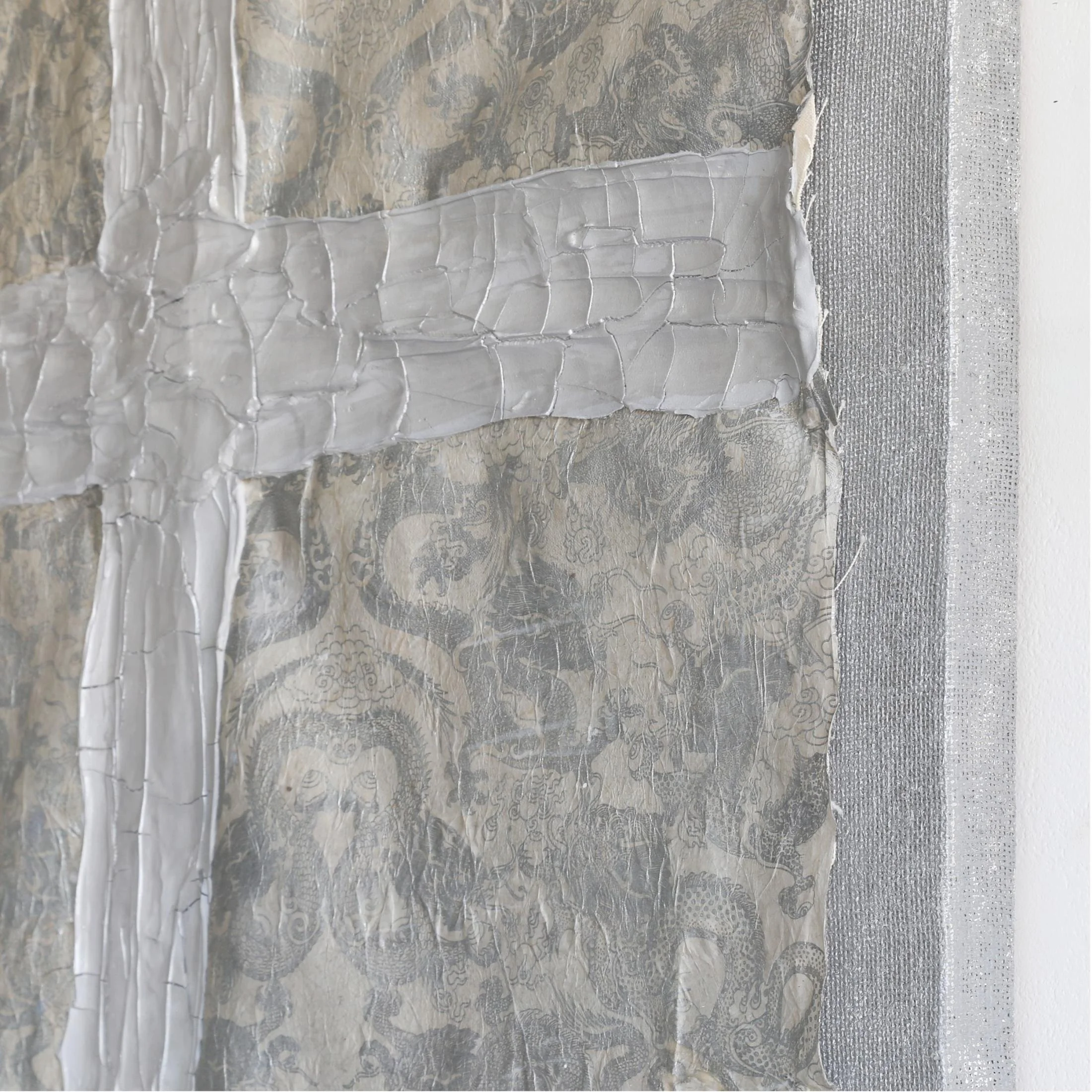 L'anno del drago in grigio detail 2 copy 2.jpeg