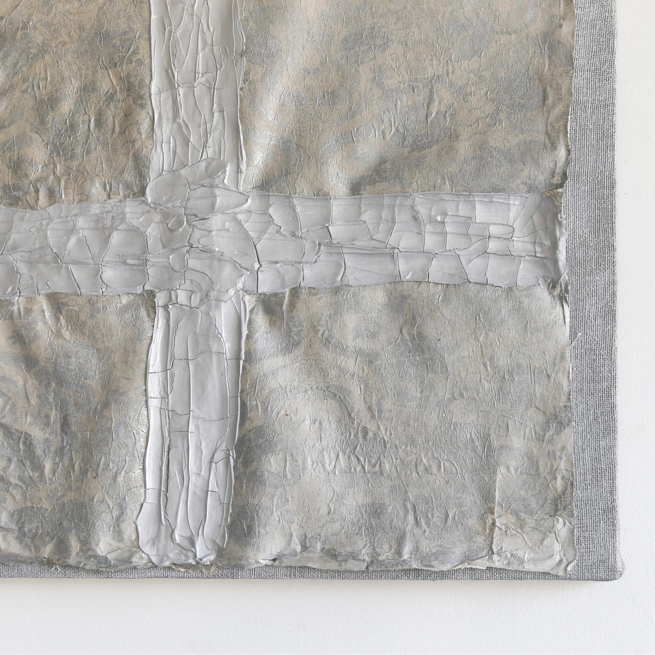 L'anno del drago in grigio detail 1 copy.jpeg