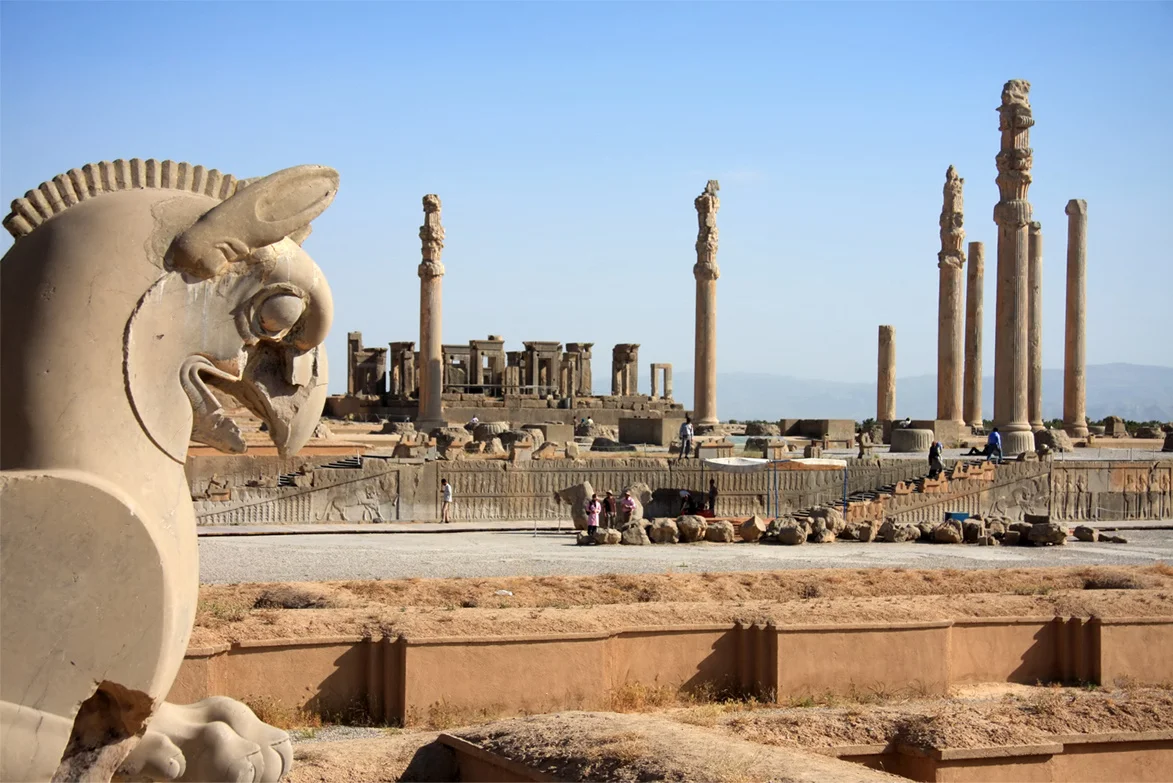 Ruins_of_Persepolis_by_Mehdis.jpg