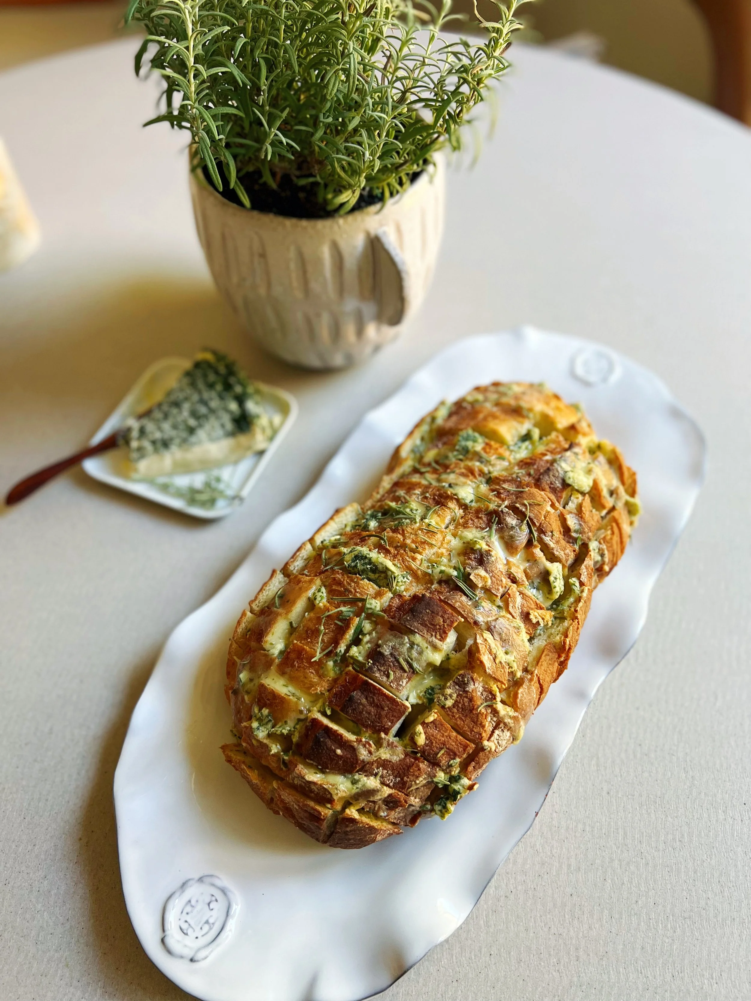 The Secret to Pull-Apart, Extra Cheesy Garlic Bread