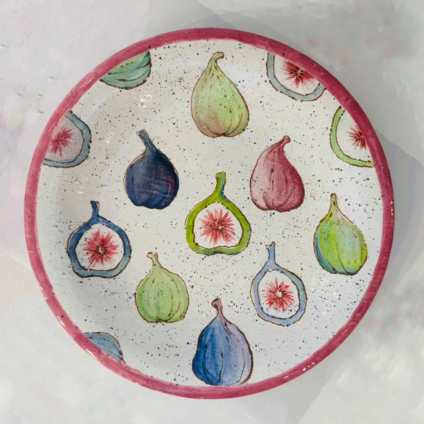 Fruity fig plates looking so good 🤩

OPEN:
2-8 Thursday-Friday
10-6 Saturday
12-4 Sunday
Pottery panting &amp; drinks, no reservation needed! Great for kids &amp; adults 🎨

We are available for reservations for groups of 15+ outside of our normal h