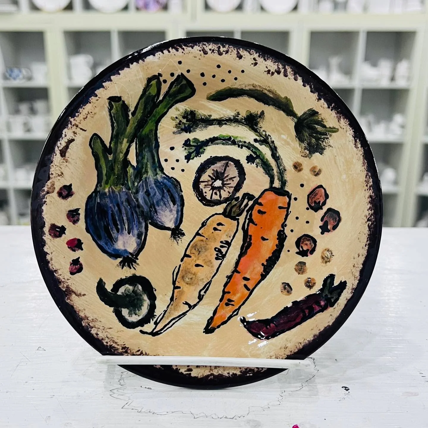 Come get your veggies at the Haile Farmer's Market then get your paint on! We&rsquo;re open 10-6 for pottery painting, no reservation needed, and we have to go mimosas until the market ends 🥂