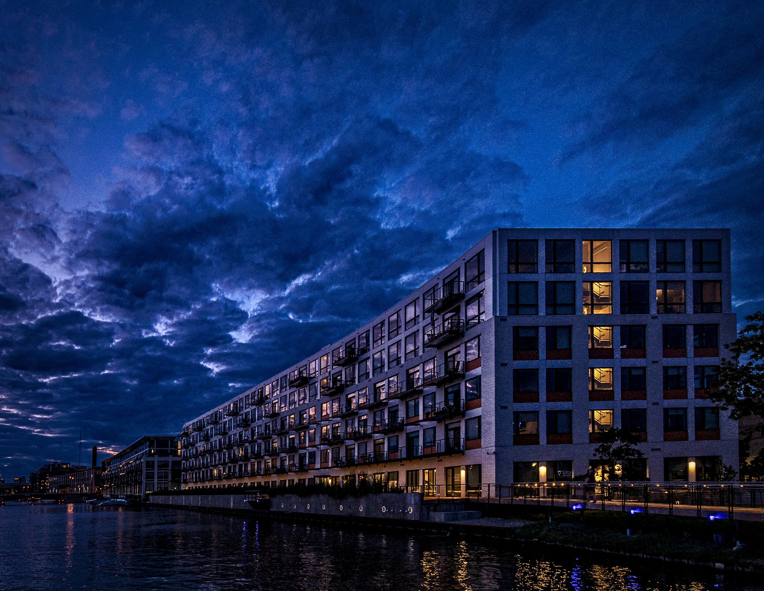 Urbanscapes - Night - Gary Peel