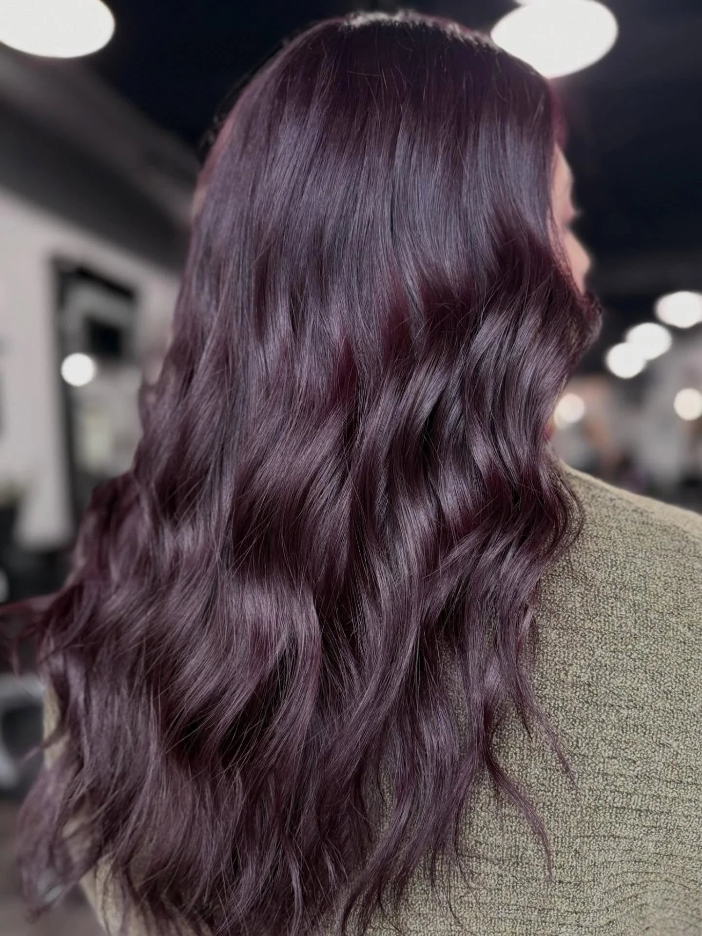 A deep violet with controlled depth and reflect.
Designed with precision in both color placement and shape.

Cut, color, and style by @hairbykacied