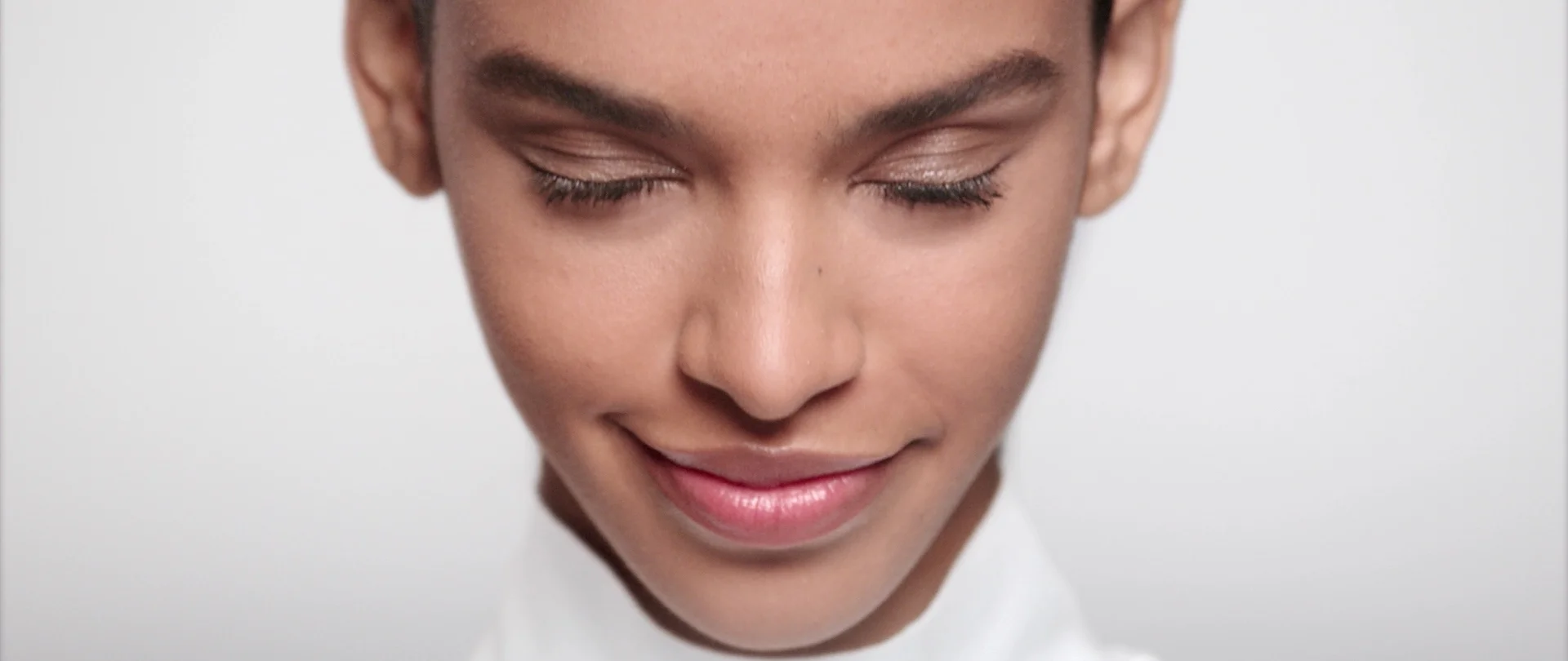 PGCG3825000H_Covergirl_HowTo_Clean_86538.jpeg