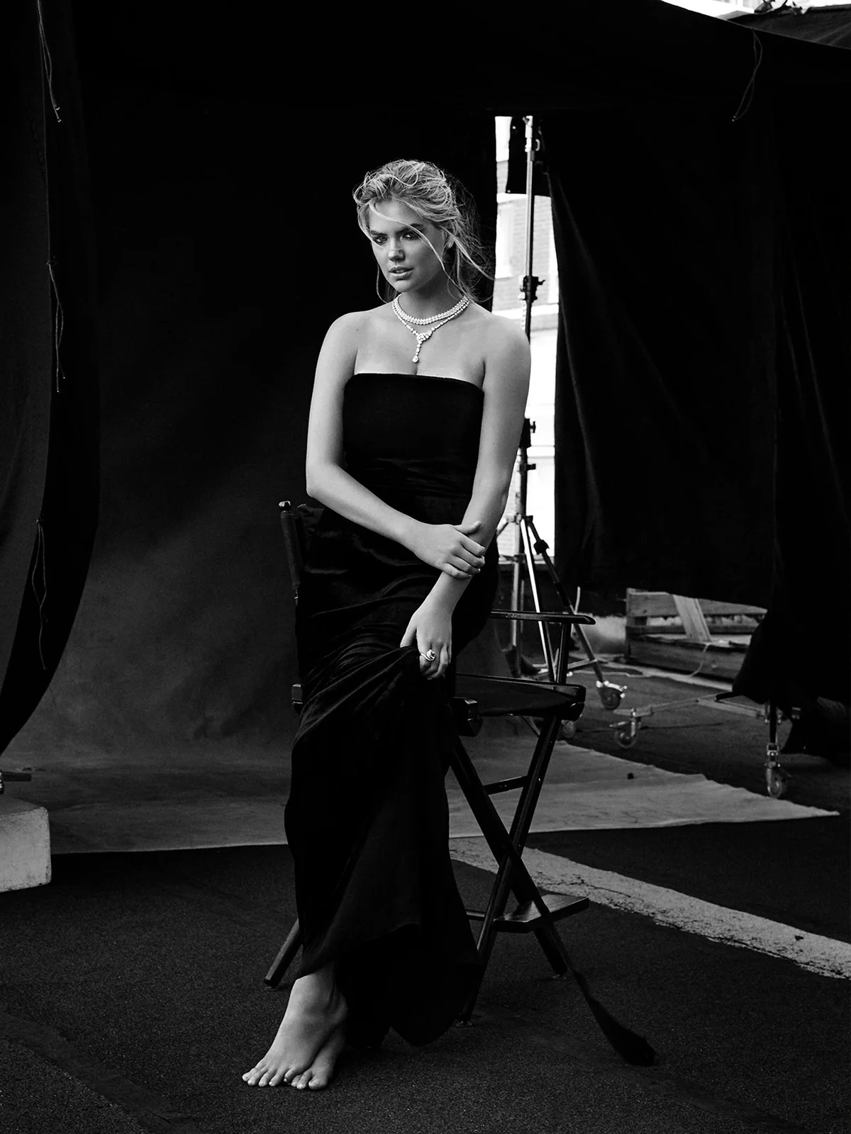 harpers_bazaar_australia-december_2015-kate_upton-by-victor_demarchelier-05.jpg