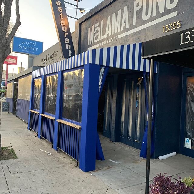 Making a statement with this beautiful blue patio cover by yours truly @myntawnings ! Go check out our friends @malamaponorestaurant 💙#nofilter#patio#cover#restaurant#tavern#bar#losangeles#la#downtown#blue#igers#shades