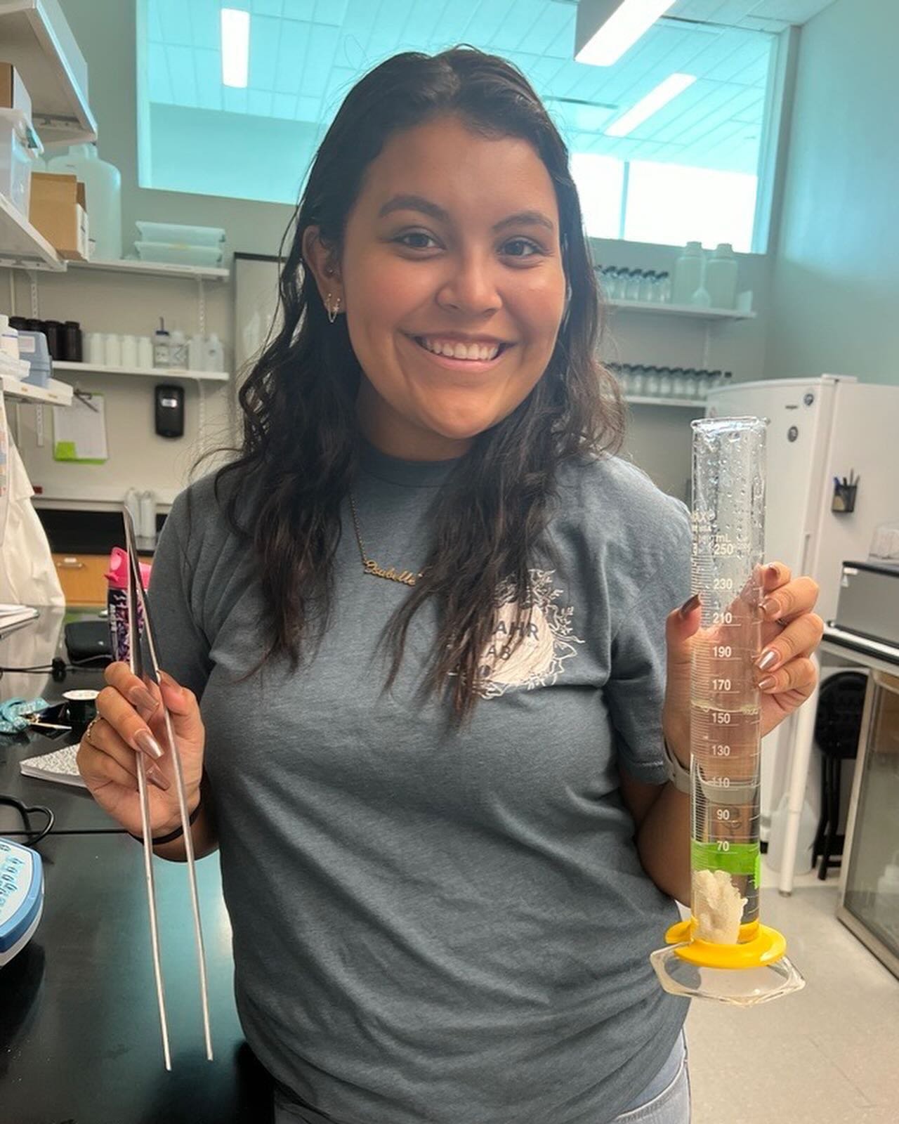 In spirit of wrapping up TAMUCC&rsquo;s spring semester🌸: 

Introducing Isabelle Morales, the final spotlight in our series of remarkable Directed Independent Study (DIS) projects! As an undergraduate studying marine biology and holding the esteemed