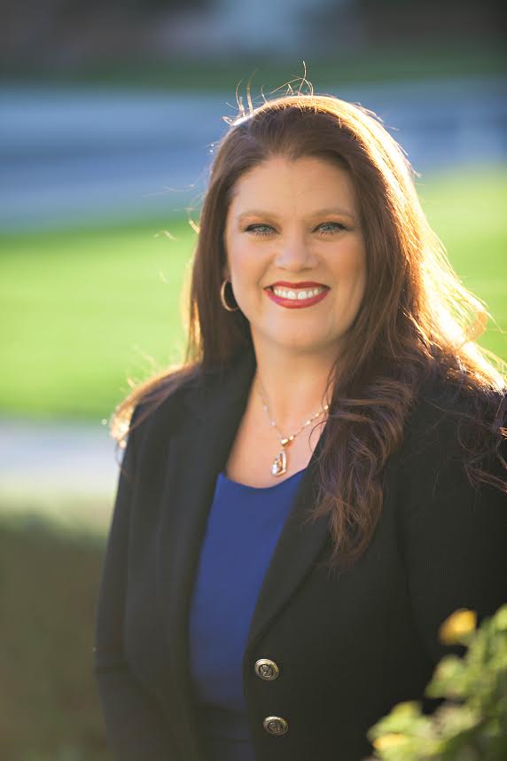 Jennifer Perez is the daughter of former Norwalk councilman and Cerritos College board member Bob Arthur. 