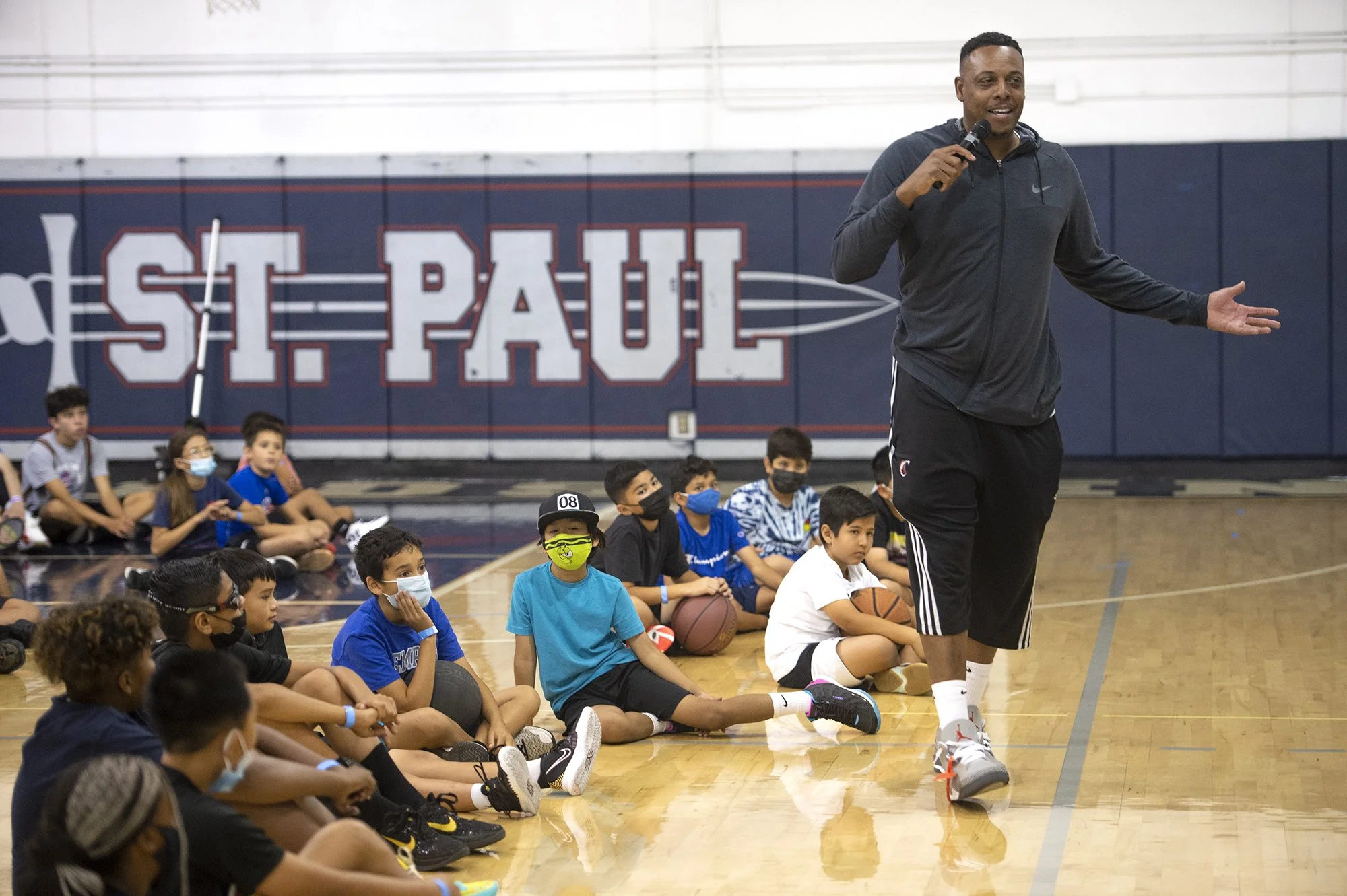 Hall of famer Paul Pierce leads basketball clinic at St. Paul High School