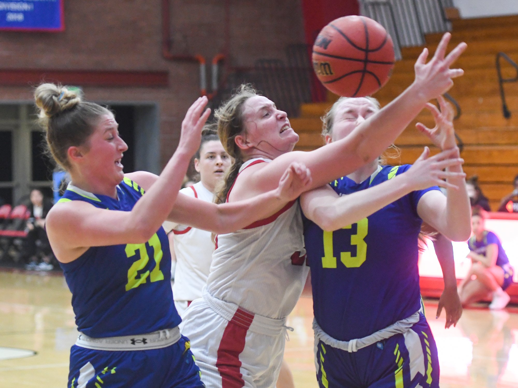 Eagles fall to Westcliff, 61-54, in non-conference game