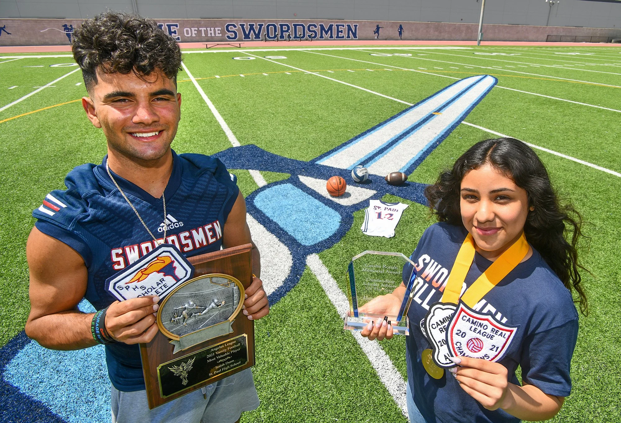 Alyssa Ledezma, Isaiah Dunn rise above the rest