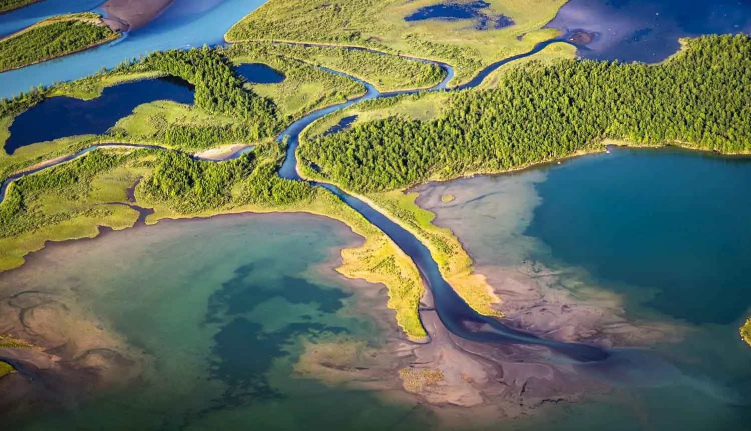 Flussdelta im Rapadalen, Schweden